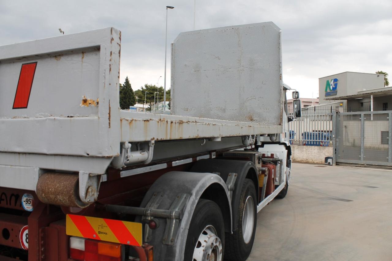 Iveco 180E27 SCARRABILE