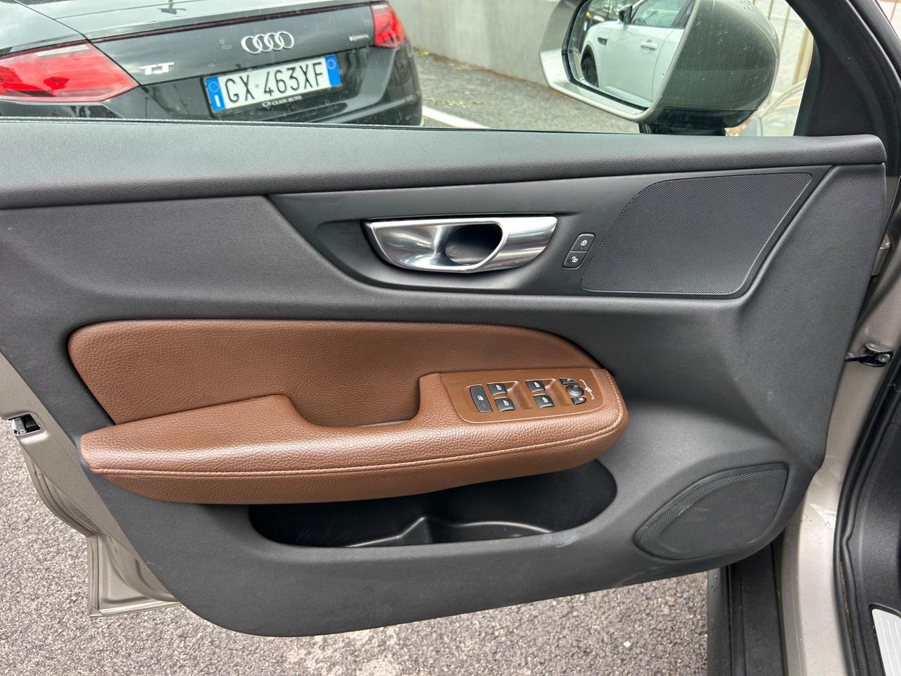 Volvo V60 Cross Country B4 (d) AWD automatico Plus