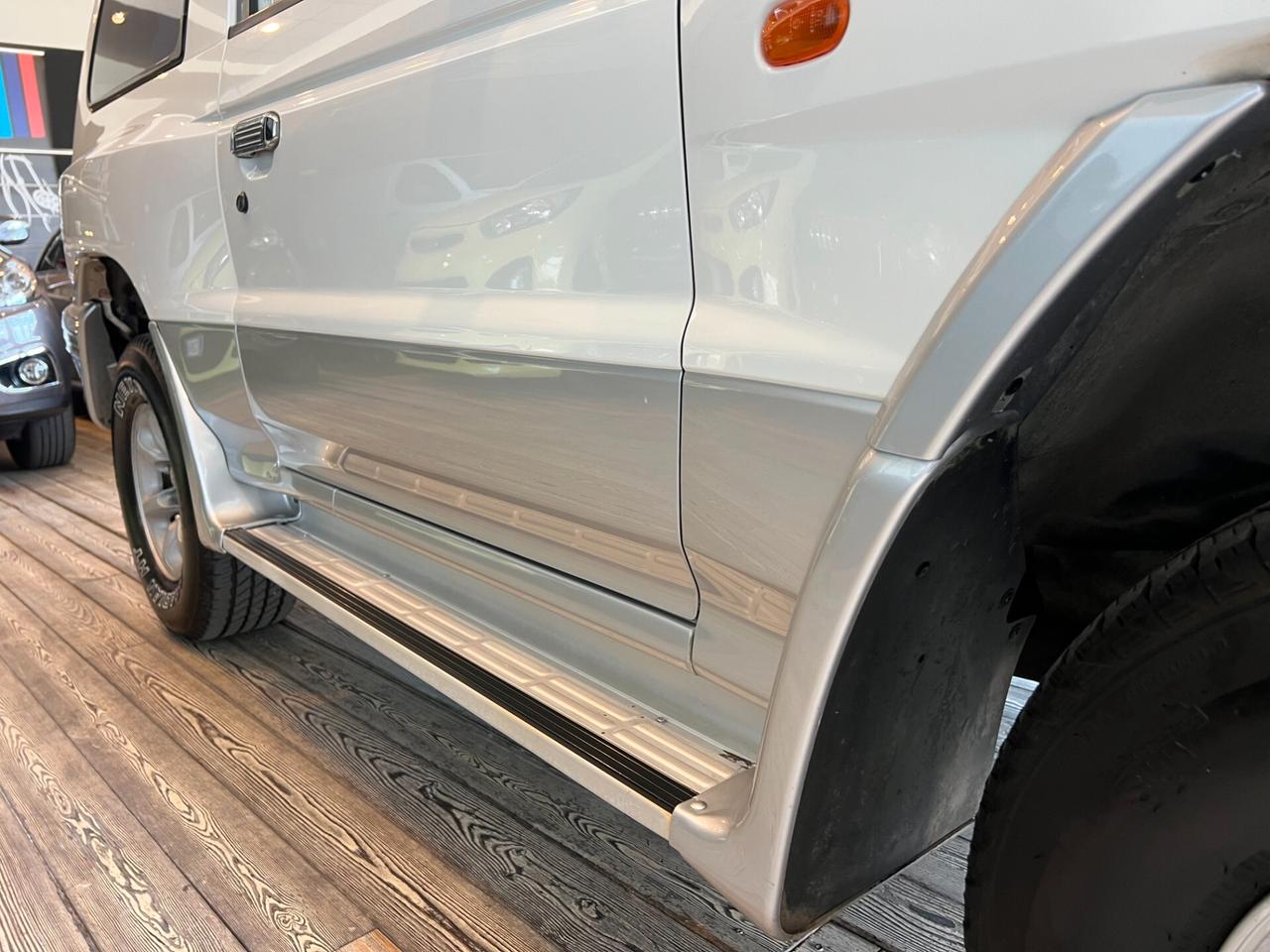 Mitsubishi Pajero 2.5 TDI Metal-top S.S. GLS Target