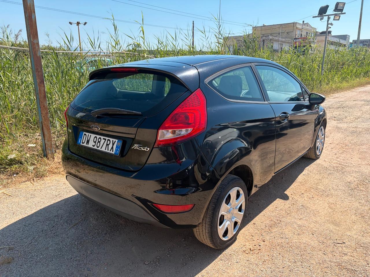 FORD FIESTA 1.4 TDCI ANNO 2009 ADATTA NEOPATENTATI