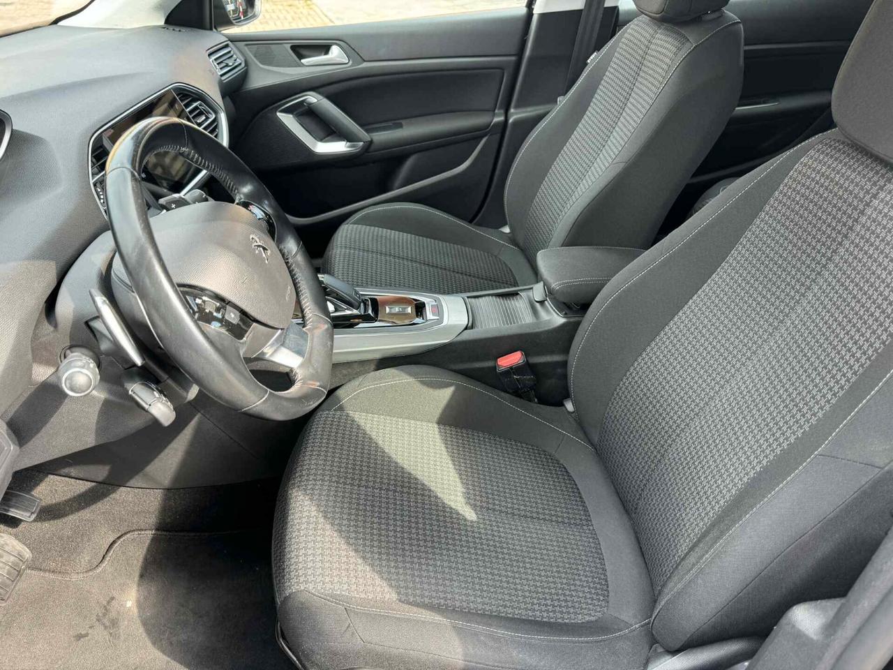 Peugeot 308 BlueHDi 130 S&S EAT8 Active Pack