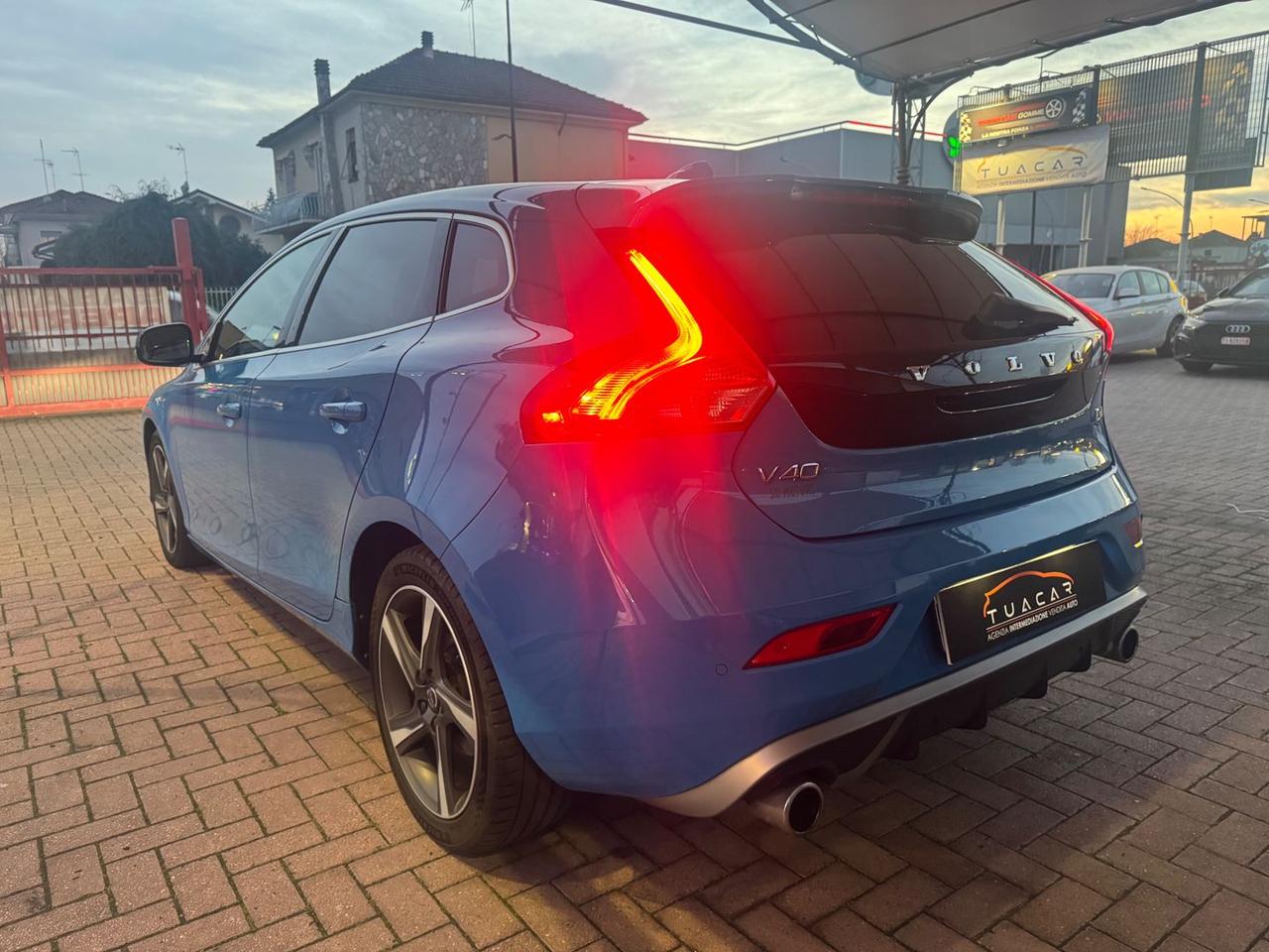 Volvo V40 R Design Momentum 2.0 D4 #9303