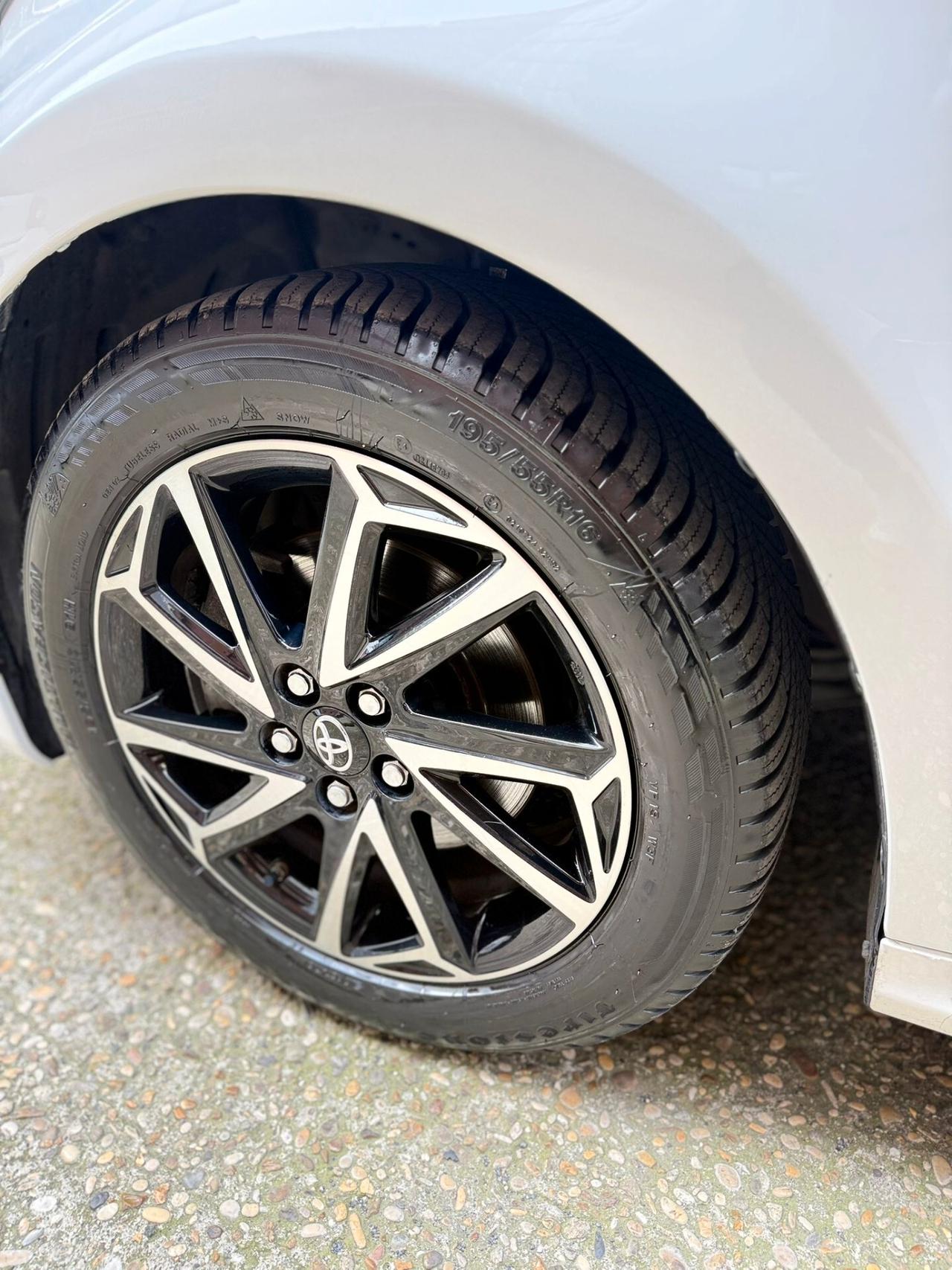 Toyota Yaris 1.5 Hybrid 5 porte Trend