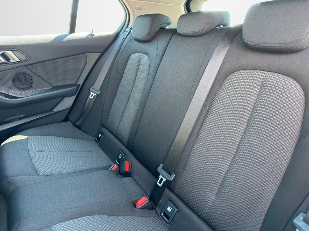 Bmw 118 118d 5p. Business Advantage