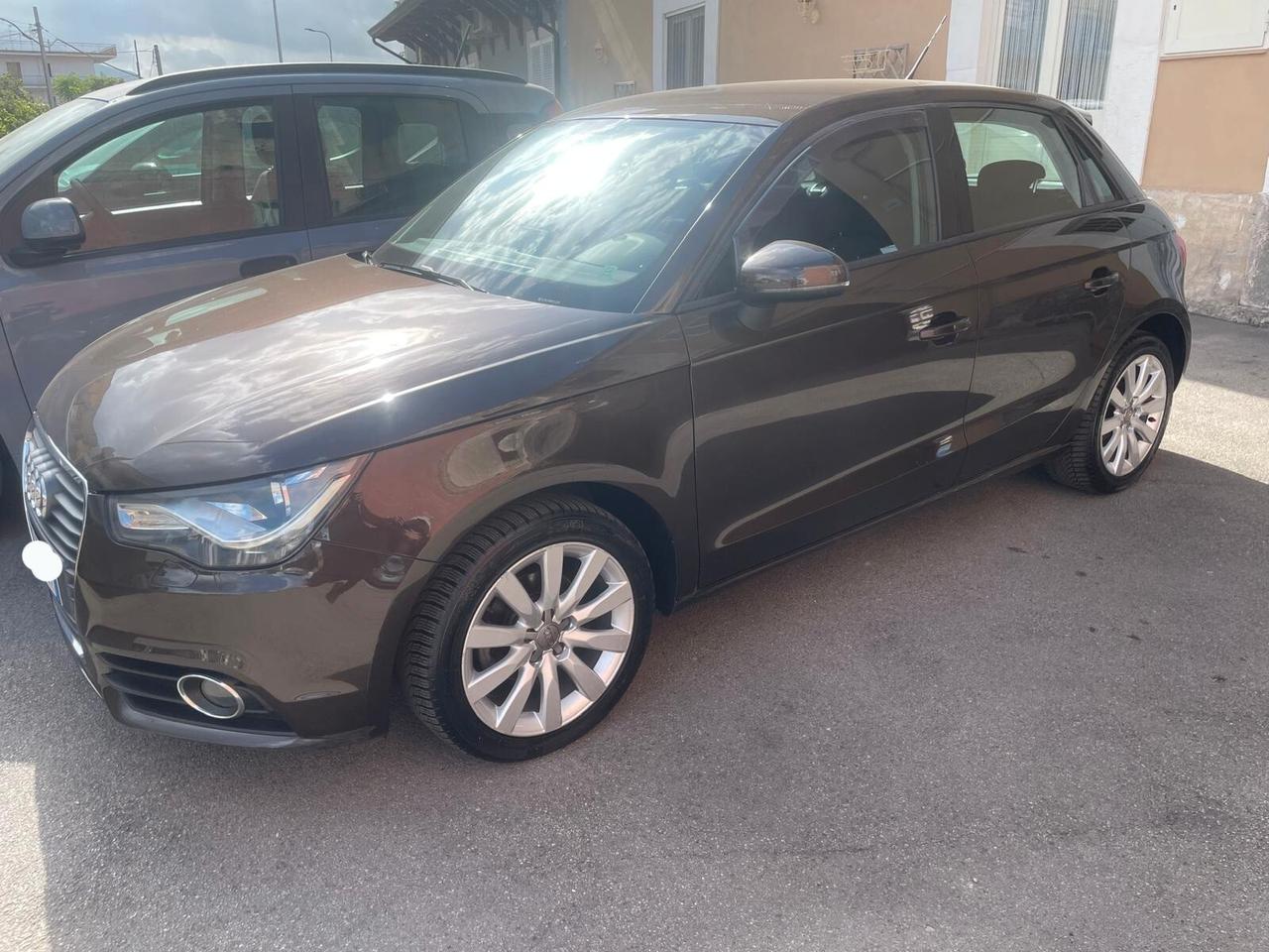 Audi A1 1.6 TDI S tronic line edition plus