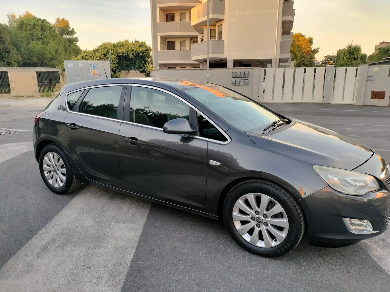 Opel Astra 1.7 CDTI 125CV 5 porte Cosmo
