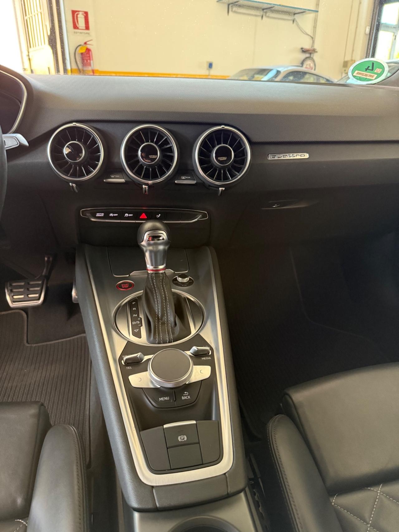 Audi TT TTS Coupé 2.0 TFSI 310 CV quattro S tronic