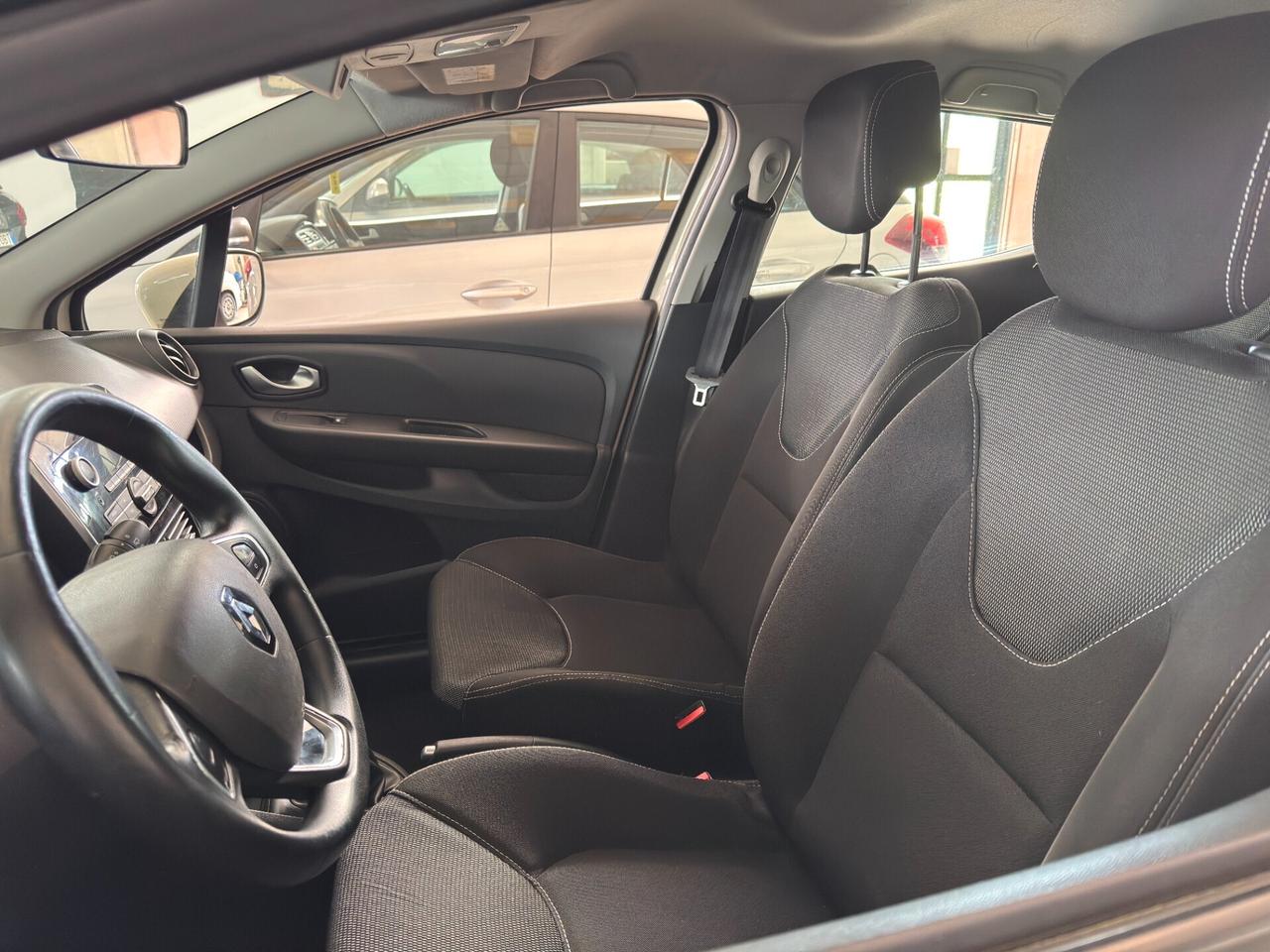 Renault Clio 1.2 75CV benzina 5 porte Life - OK NEOPATENTATI/E!