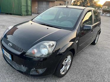 FORD Fiesta 1.4 TDCi 5p. Ghia senza nessun lavoro da fare