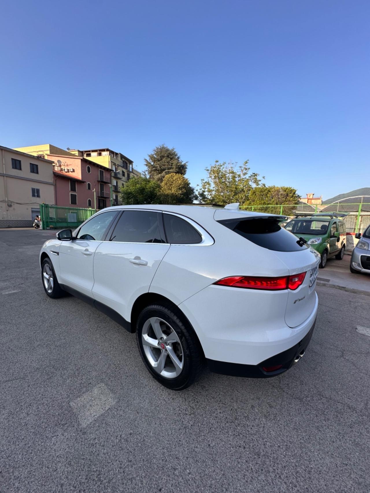 Jaguar F-Pace 2.0 D 180 CV AWD aut. Pure