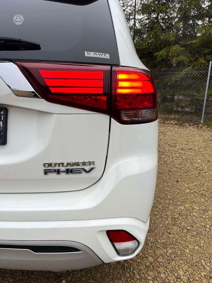 Mitsubishi Outlander 2.0 MIVEC 4WD PHEV Instyle Diamond SDA