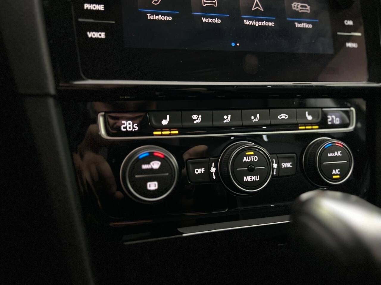 Volkswagen Golf 2.0 TDI DSG 5p. Sport R-LINE