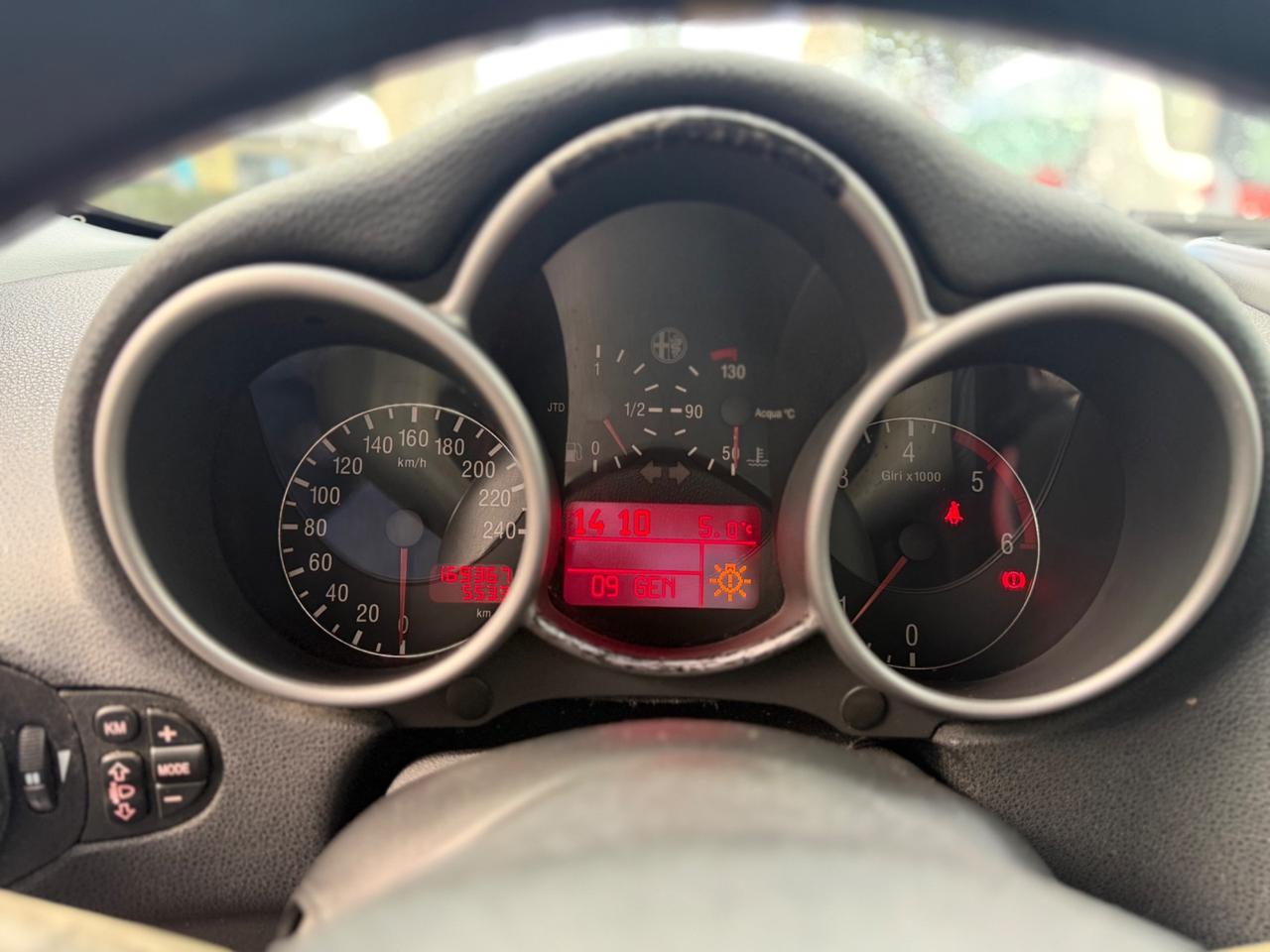 Alfa Romeo 147 1.9 JTD 115CV Distinctive G.Traino