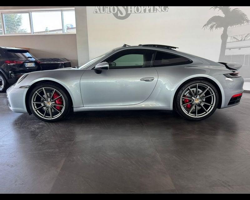 Porsche 911 (992) Carrera