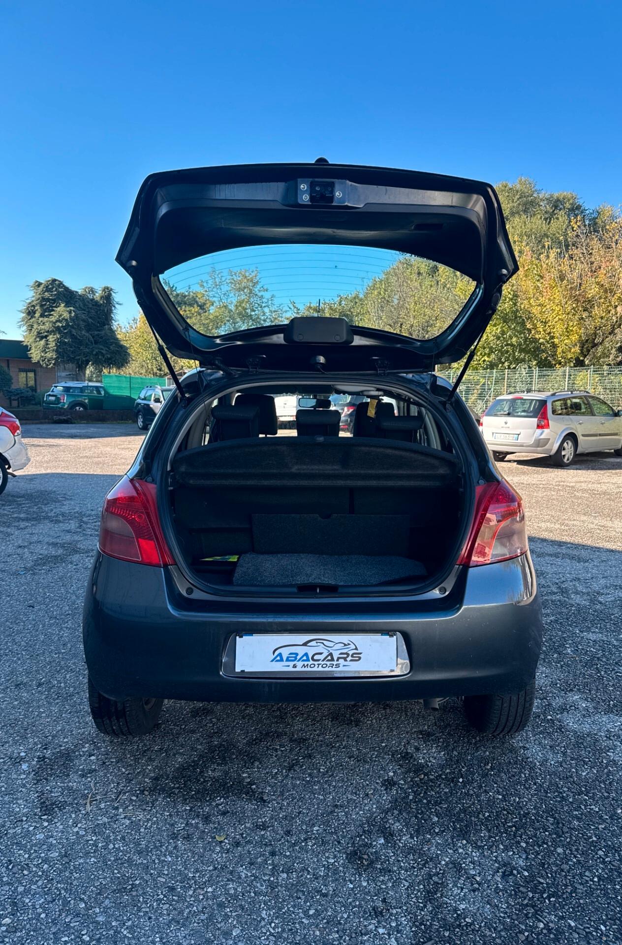 Toyota Yaris 1.3 5p Benz*Cambio AUTOMATICO*TAGLIANDI CERTIFICATI*