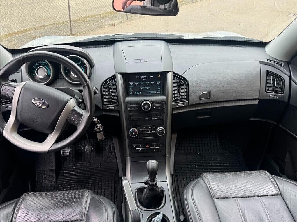 Mahindra XUV500 2.2 16V AWD W8 7 posti