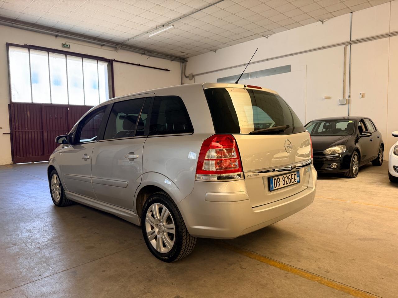 Opel Zafira 1.6 16V ecoM 94CV Cosmo 7 POSTI