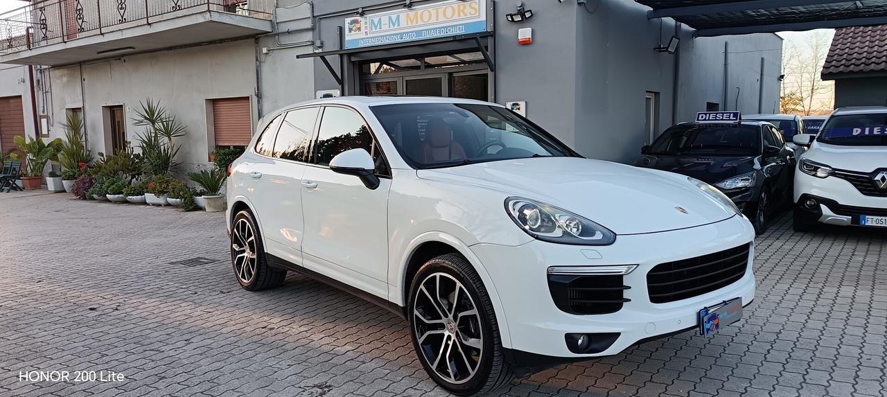 Porsche Cayenne 3.0 Platinum Edition gancio traino