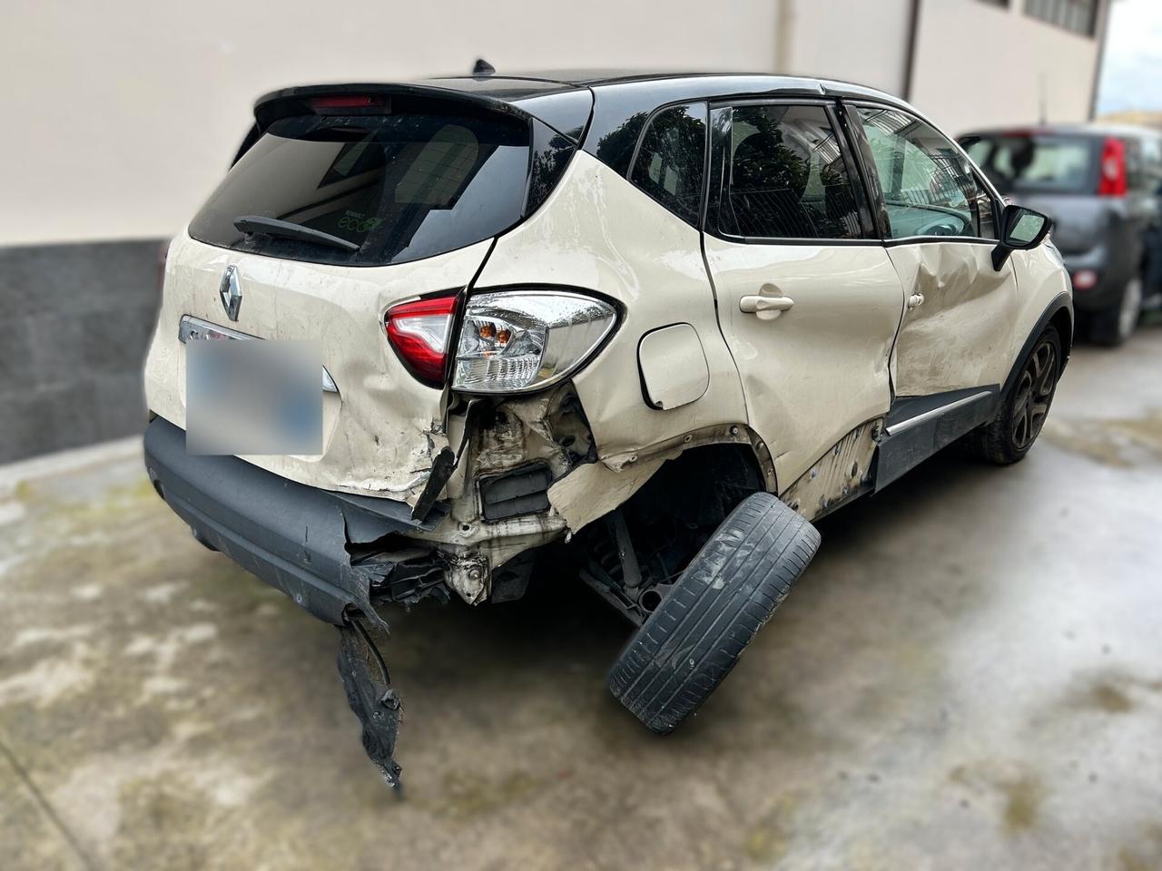 Renault Captur 1.5 dCi 90CV - 2015 Incidentata