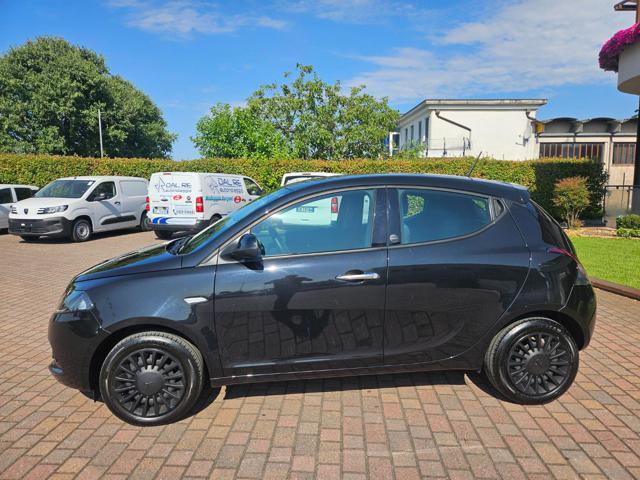 LANCIA Ypsilon 1.0 FireFly 5 porte S&S Hybrid Ecochic Silver