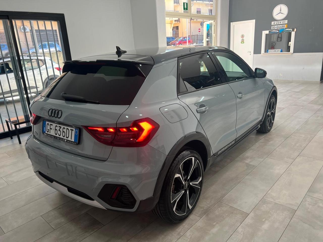 Audi A1 citycarver 30 TFSI Identity Contrast