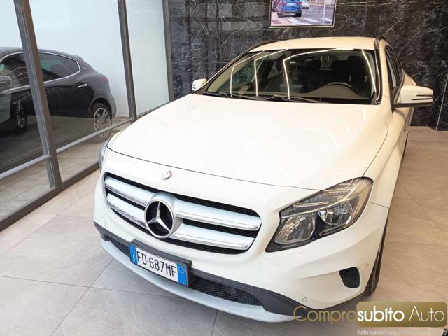 MERCEDES-BENZ GLA 200 d Automatic 4Matic Premium