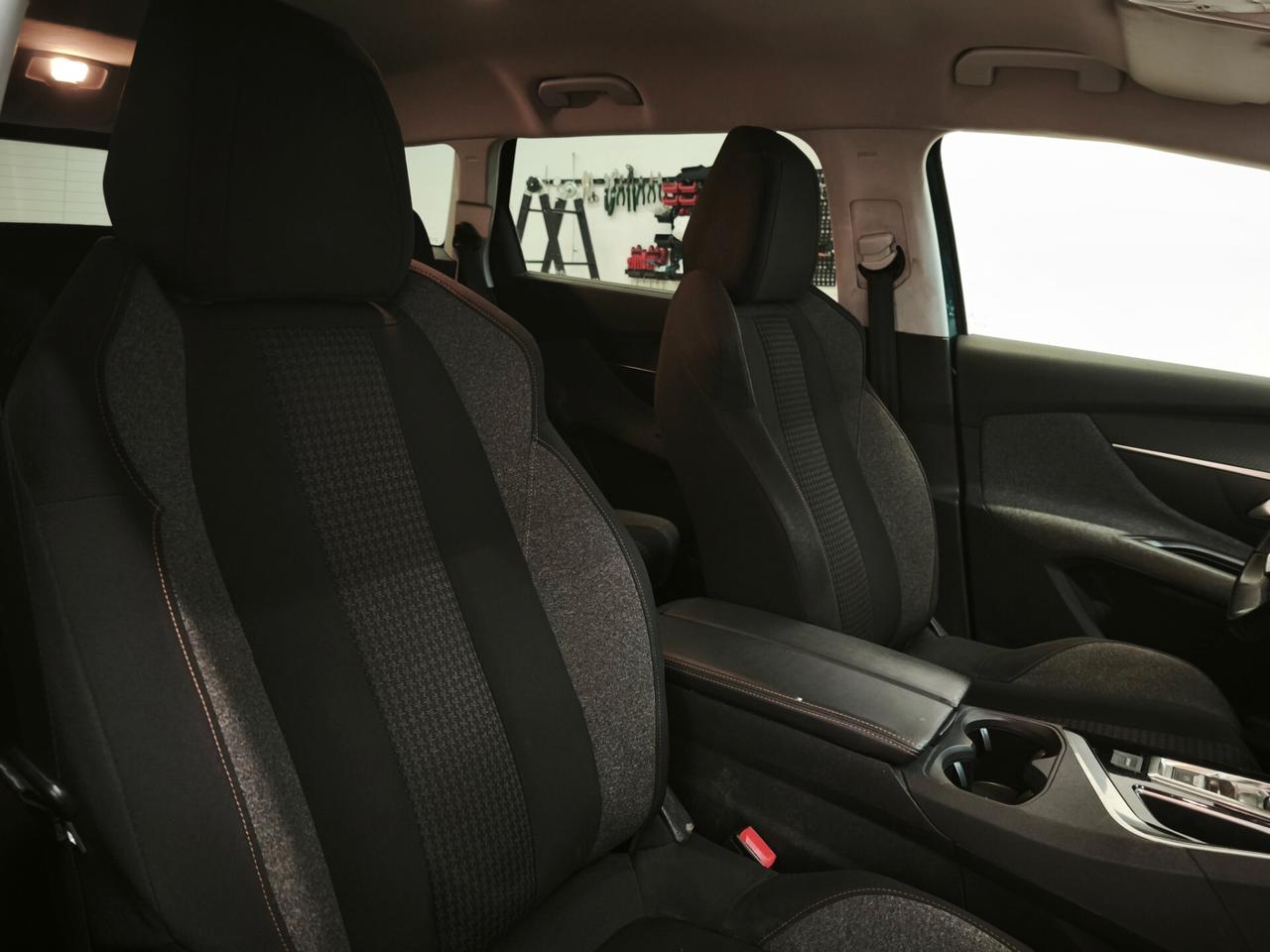 Peugeot 5008 Peugeot 5008 1.5 HDi 130 CV EAT8 Business