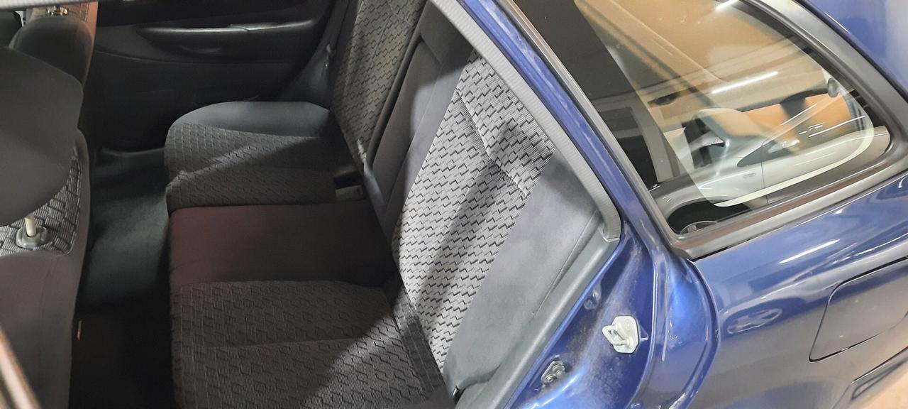 Mazda 323 F 1.6i 16V cat 5 porte Touring