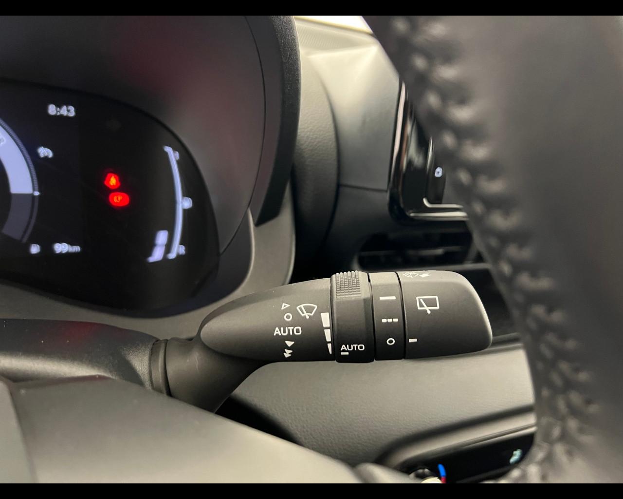 TOYOTA Yaris 1.5h Trend