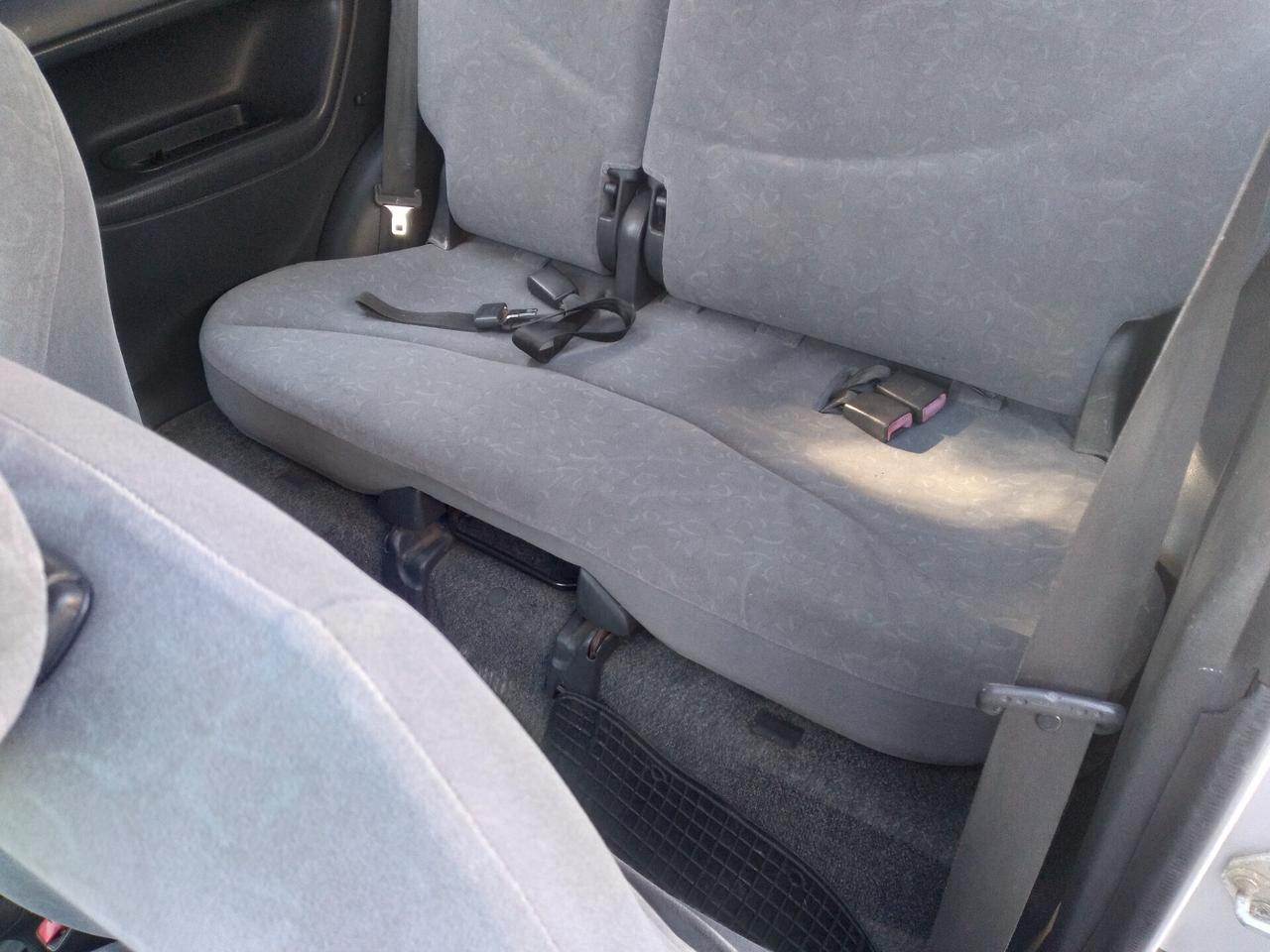 Toyota Yaris 1.0i 16V cat 3 porte Sol