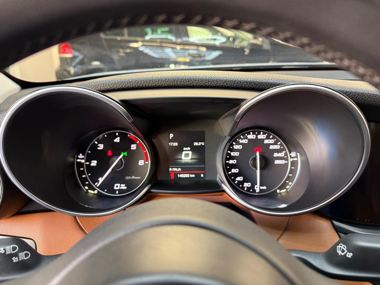 Alfa Romeo Giulia 2.2 JTDM Business - FABIANOAUTO