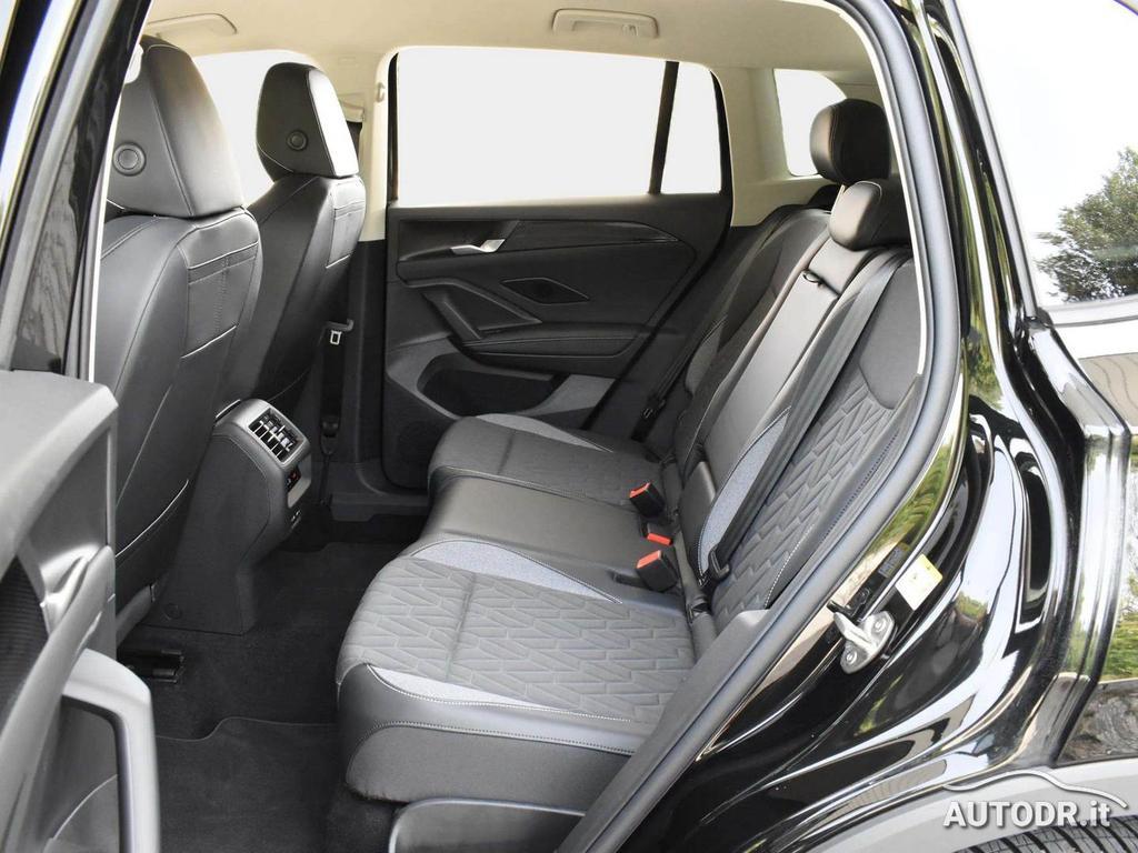 Volkswagen Tiguan 1.5 eTSI DSG Edition Plus, IQ.Light, Cerchi18, 360 Telecamere