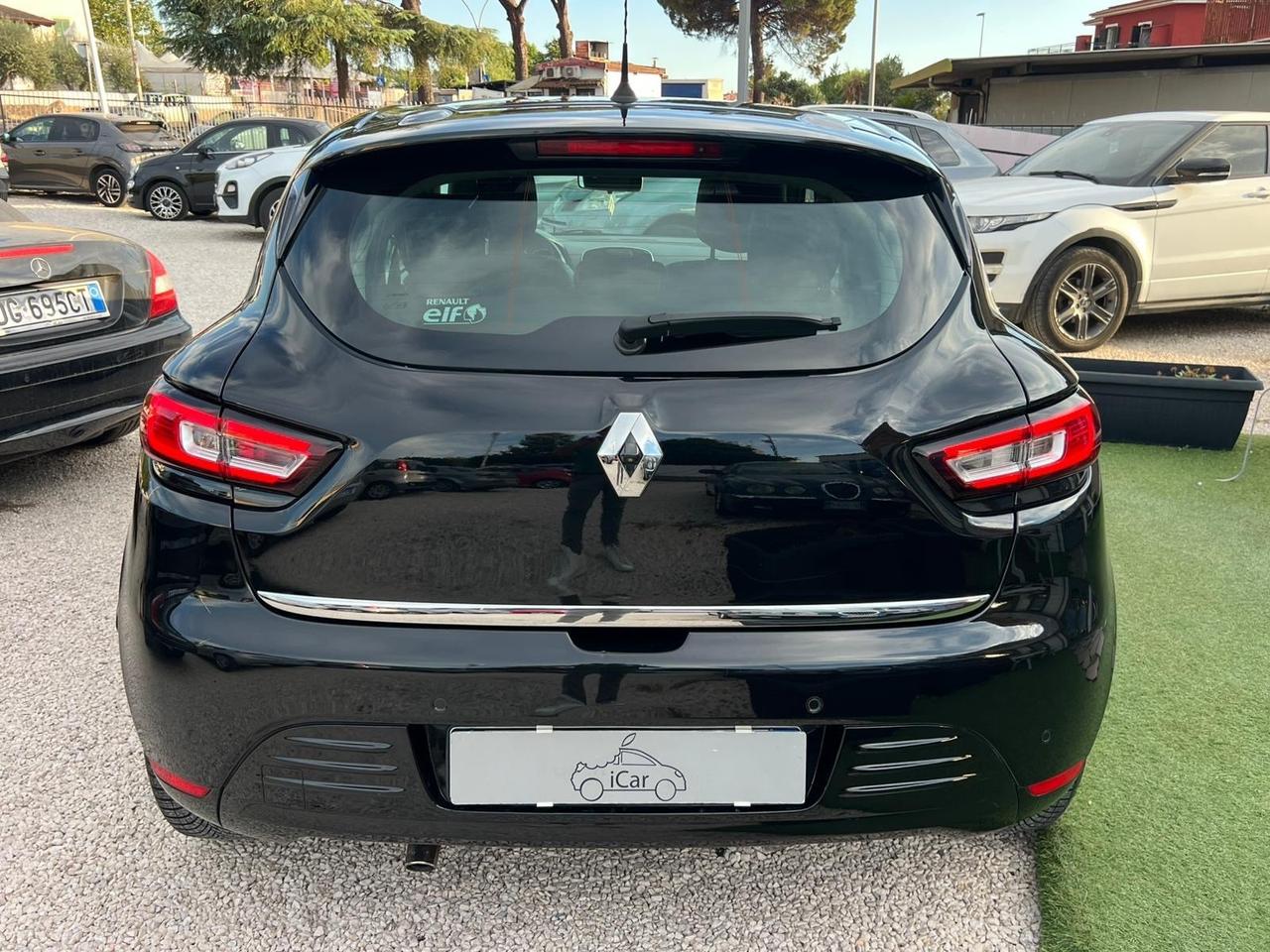 Renault Clio TCe 12V 90 CV 5 porte Moschino Zen
