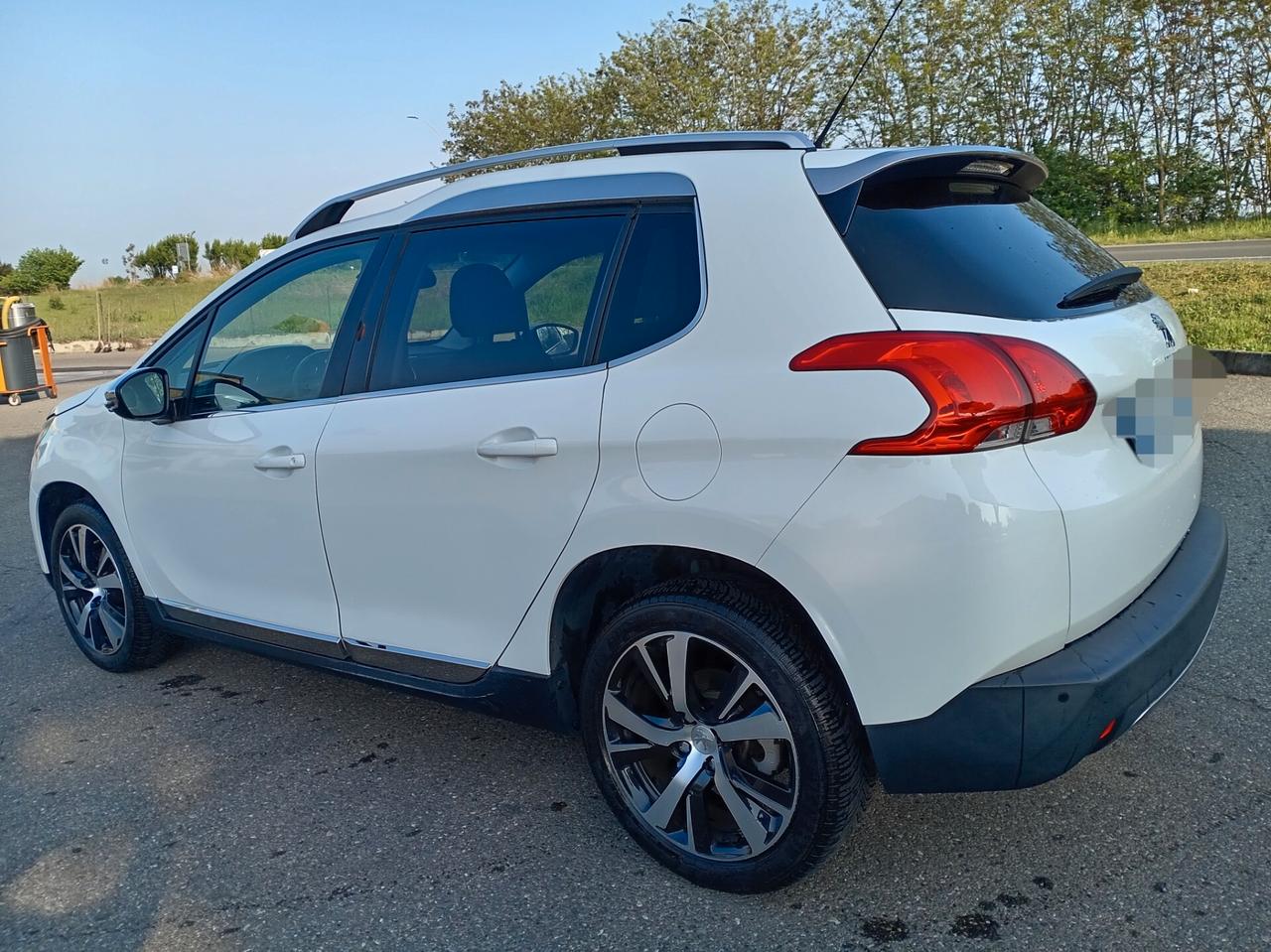 Peugeot 2008 1.6 e-HDi 92 CV Stop&Start Allure