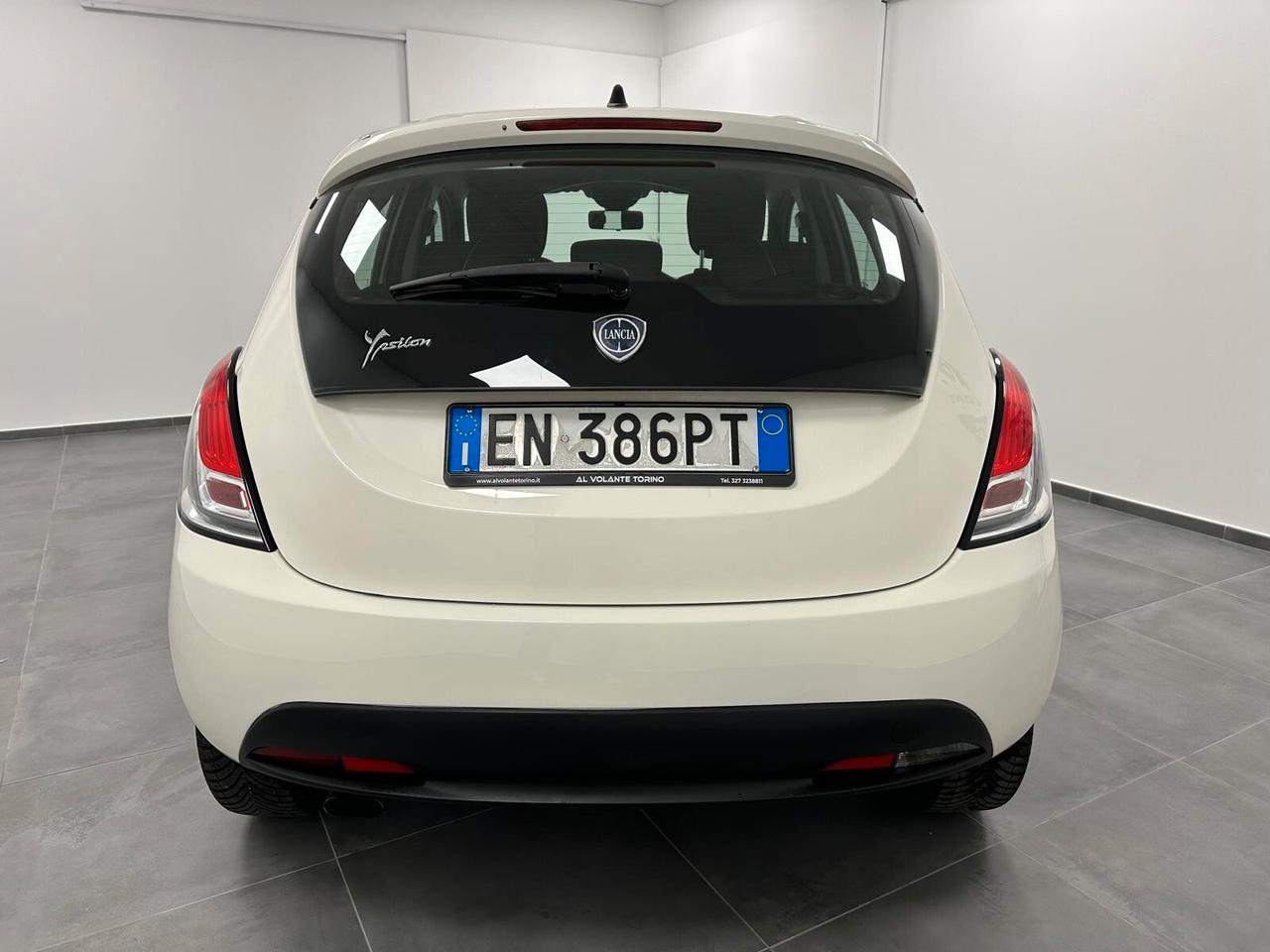 Lancia Ypsilon 1.2 69 CV 5 porte GPL Ecochic Gold - NeoPatentati
