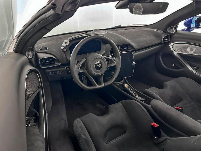 McLaren Artura Spider - McLaren Milano