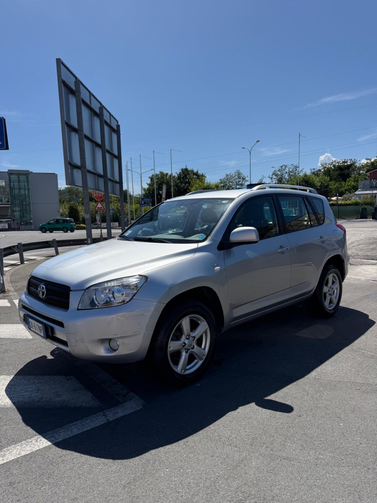 Toyota RAV 4 RAV4 2.2 D-4D 136 CV Luxury