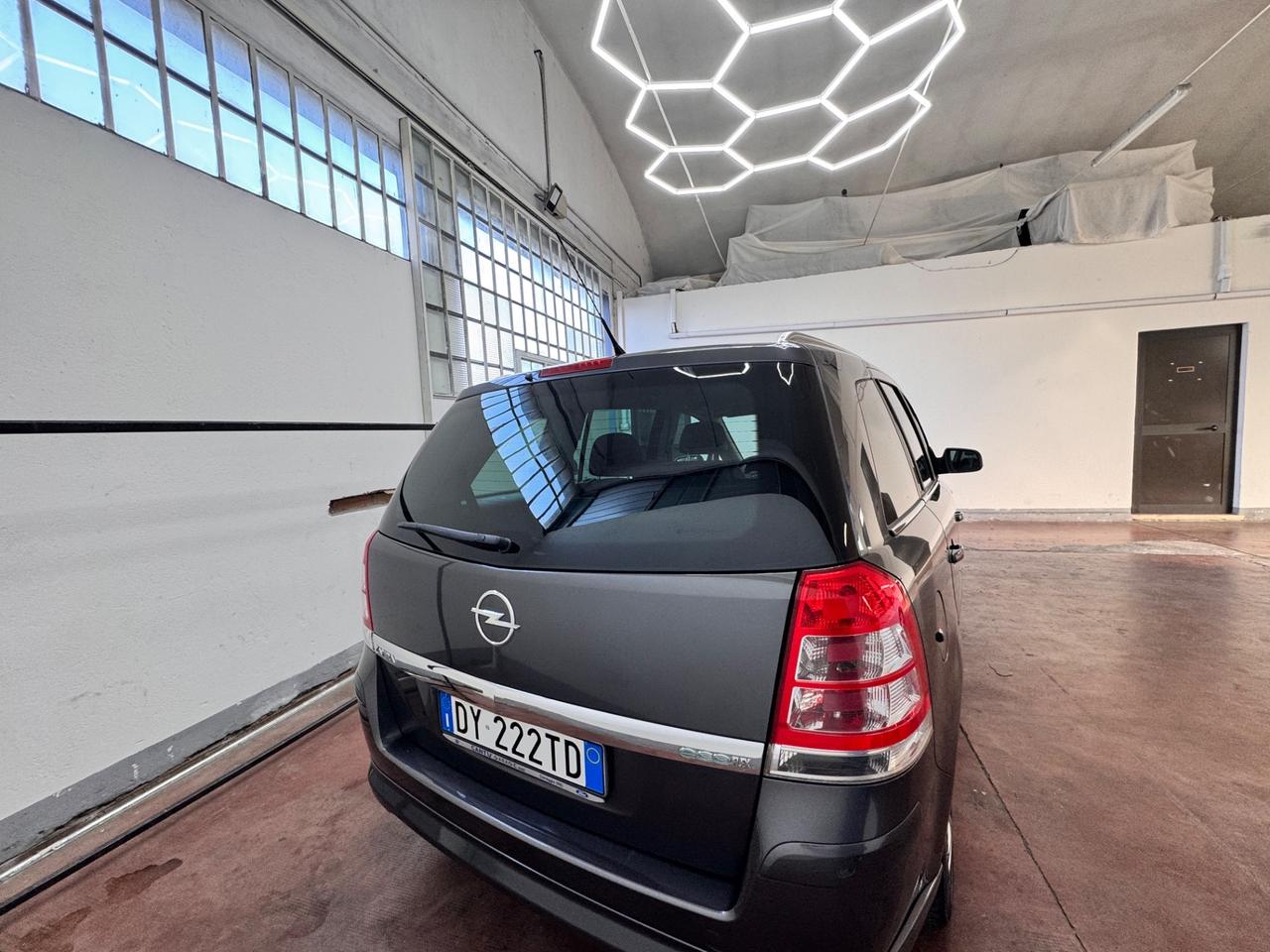 Opel Zafira 1.8 16V GPL-TECH Cosmo