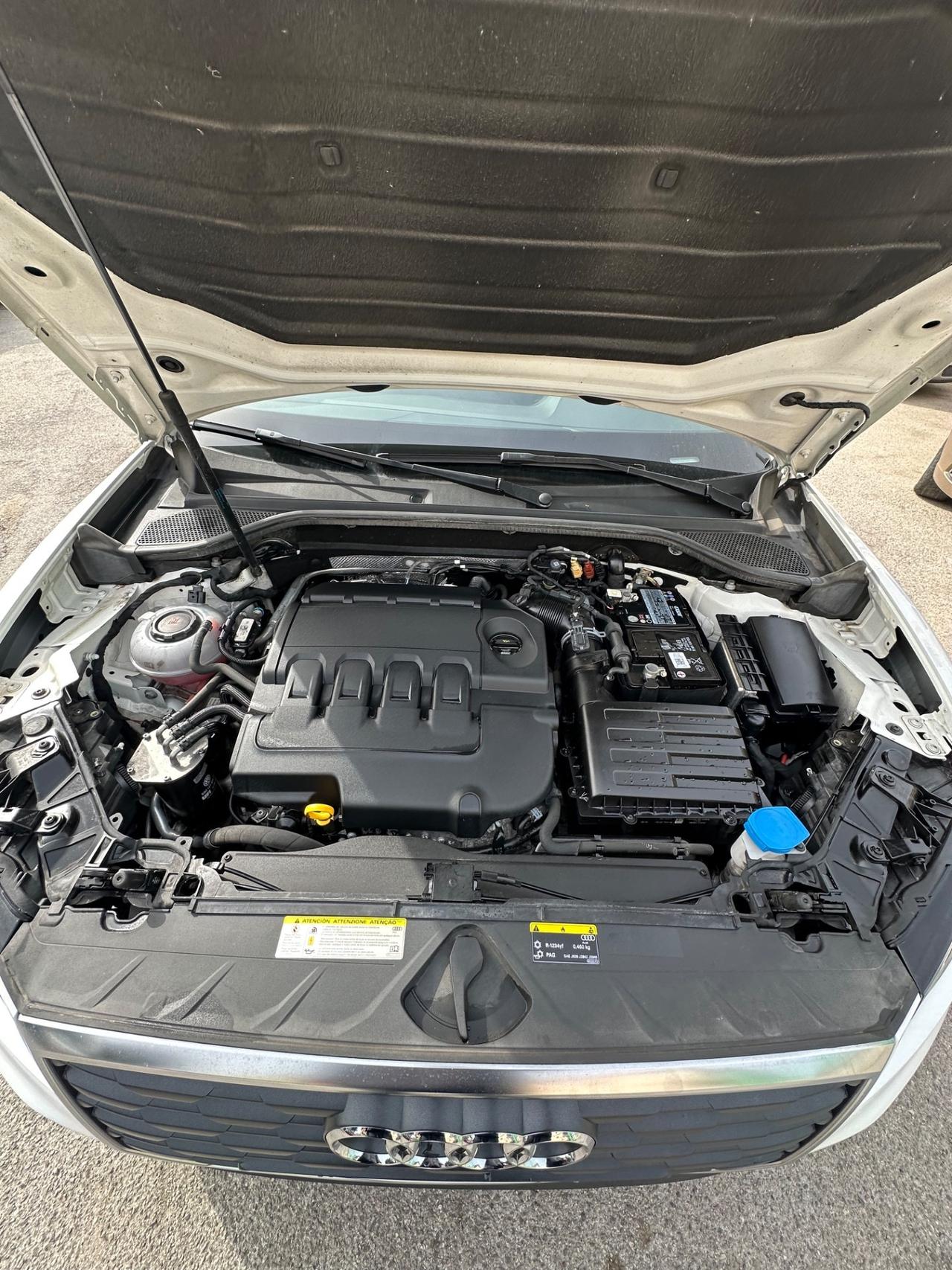 Audi Q2 30 TDI S tronic Identity Black