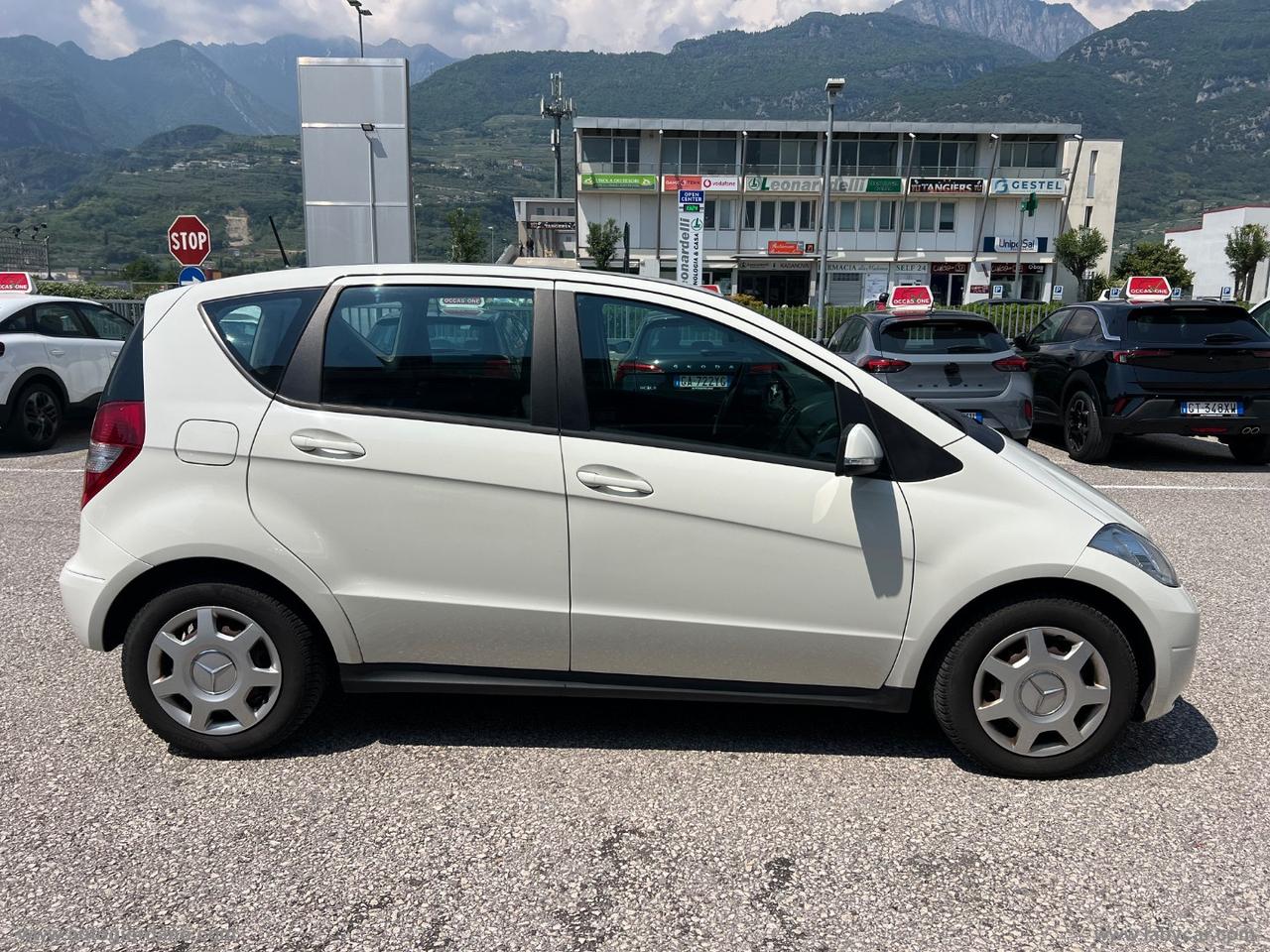 MERCEDES-BENZ A 160 BlueEFFICIENCY Premium