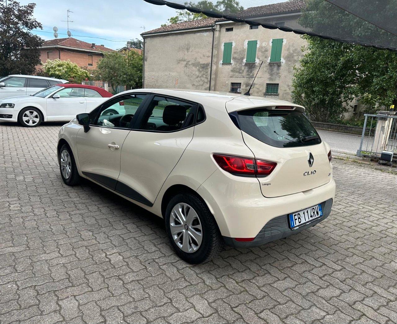 Renault Clio 5 Porte Clio 5p 1.5 dci energy s&s 75cv E6 OK NEOPATENTATO