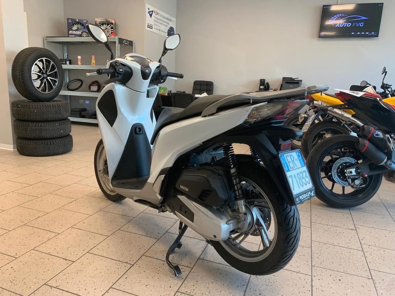 Honda SH 125 Pat. B