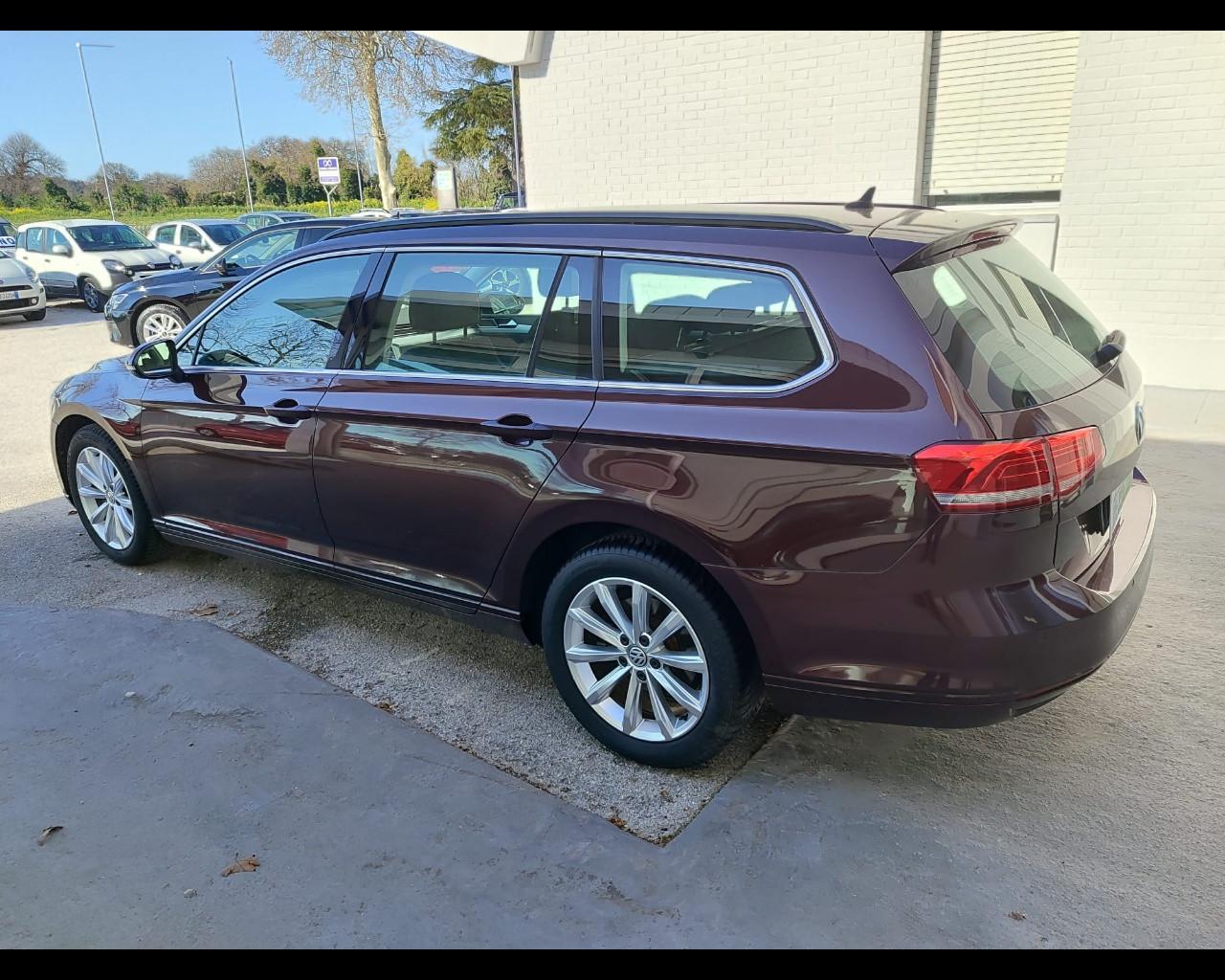 VOLKSWAGEN Passat Business Variant 1.6 TDI Trendline BlueMotion Tech.