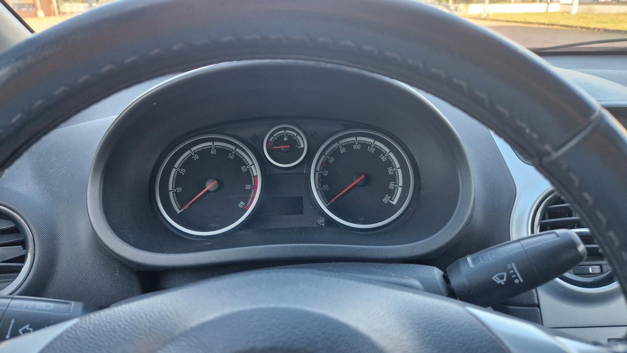 Opel Corsa 1.2 Neopatentati