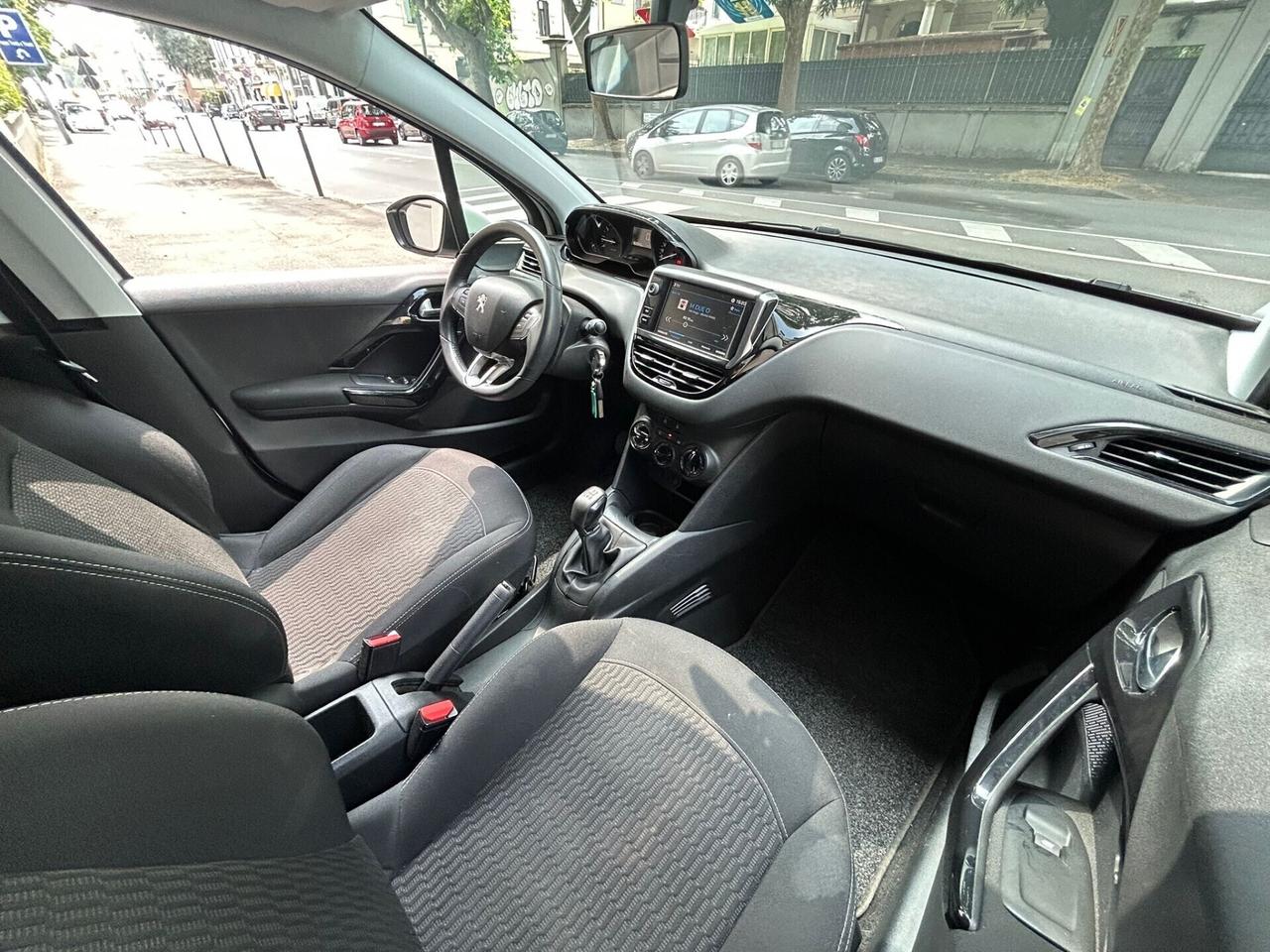 Peugeot 208 PureTech 82 5 porte Allure