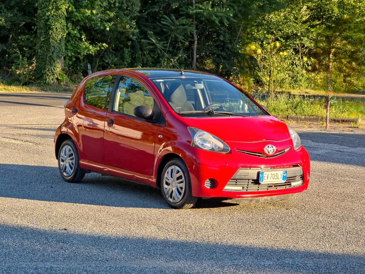 Toyota Aygo 1.0 12V VVT-i 5 porte Cool Soda Connect CV-68 E5B Manuale NEO 2014