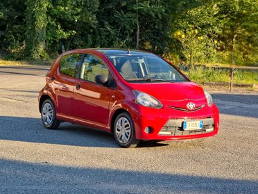 Toyota Aygo 1.0 12V VVT-i 5 porte Cool Soda Connect CV-68 E5B Manuale NEO 2014