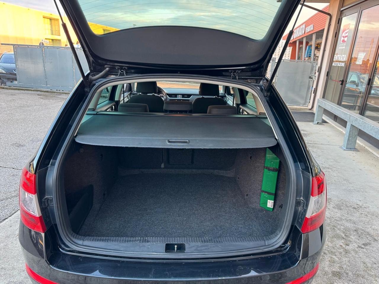 Skoda Octavia 1.6 TDI CR 105 CV Ambition