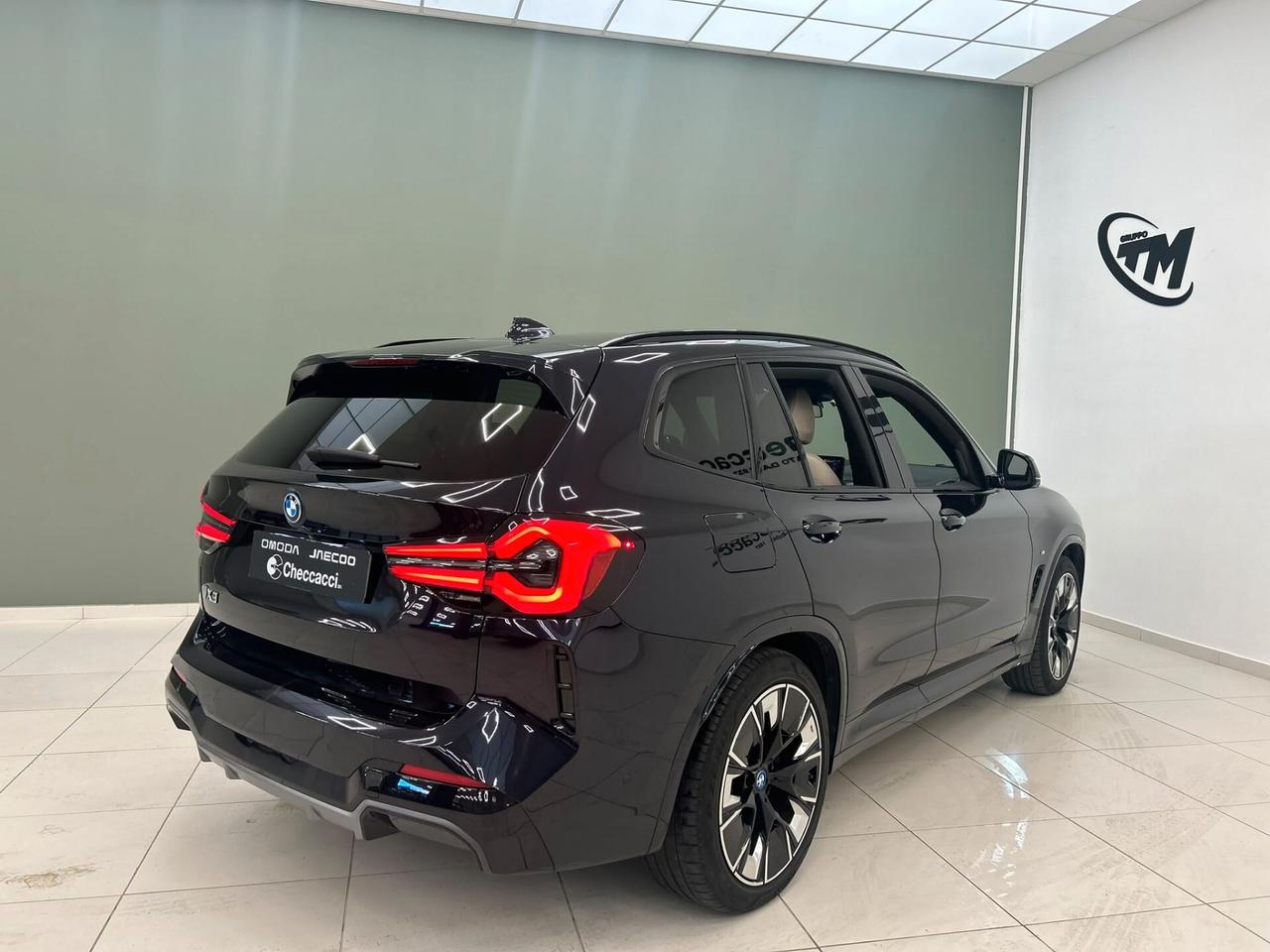Bmw IX3 Impressive
