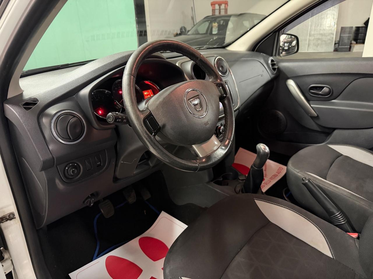 Dacia Sandero Stepway 1.6 12V 90CV Prestige